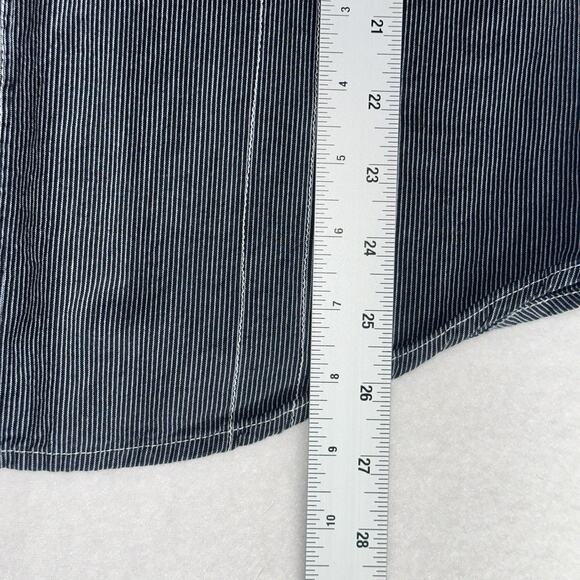 Helix Men’s Medium Short-Sleeve Button-Up Shirt Bundle (2) – Pinstripe & Plaid - Picture 13 of 15